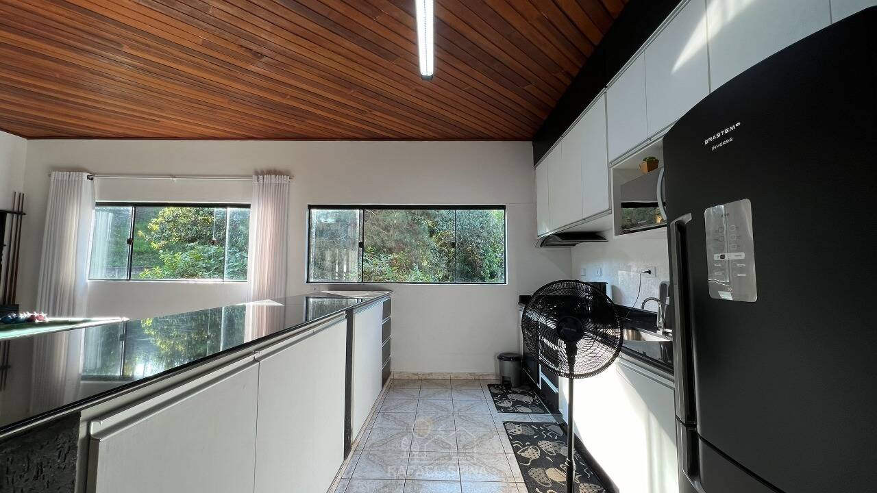 Sítio, 4 quartos, 1600 m² - Foto 27