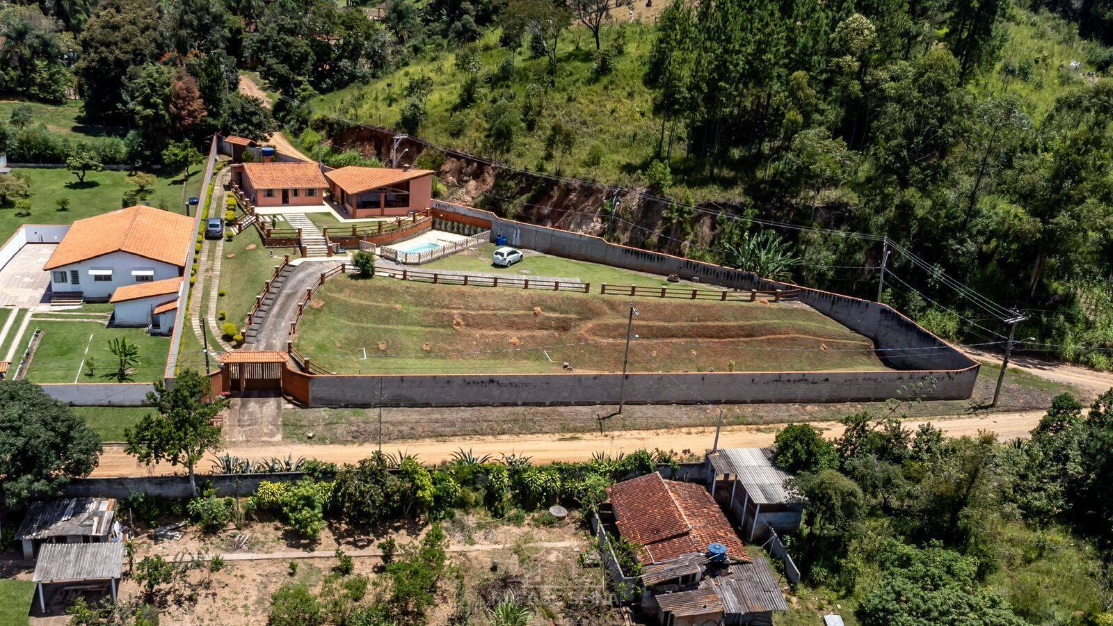 Sítio, 2 quartos, 2227 m² - Foto 2