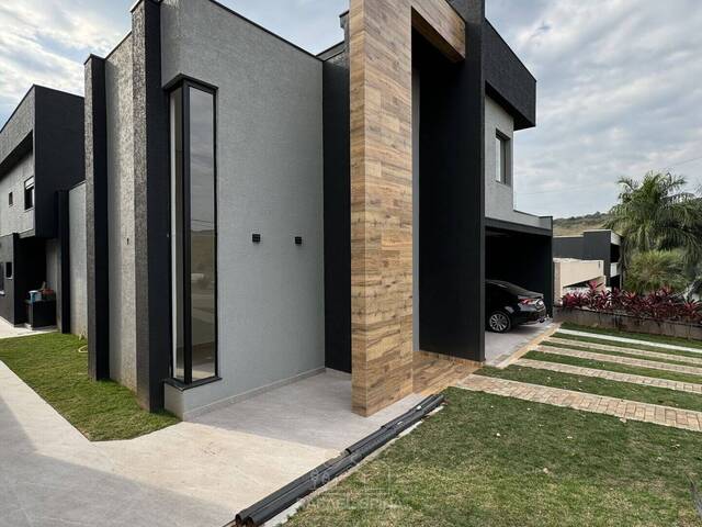 #2932 - Casa para Venda em Atibaia - SP
