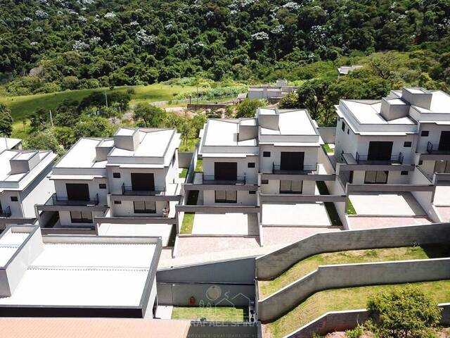 #2968 - Casa para Venda em Atibaia - SP