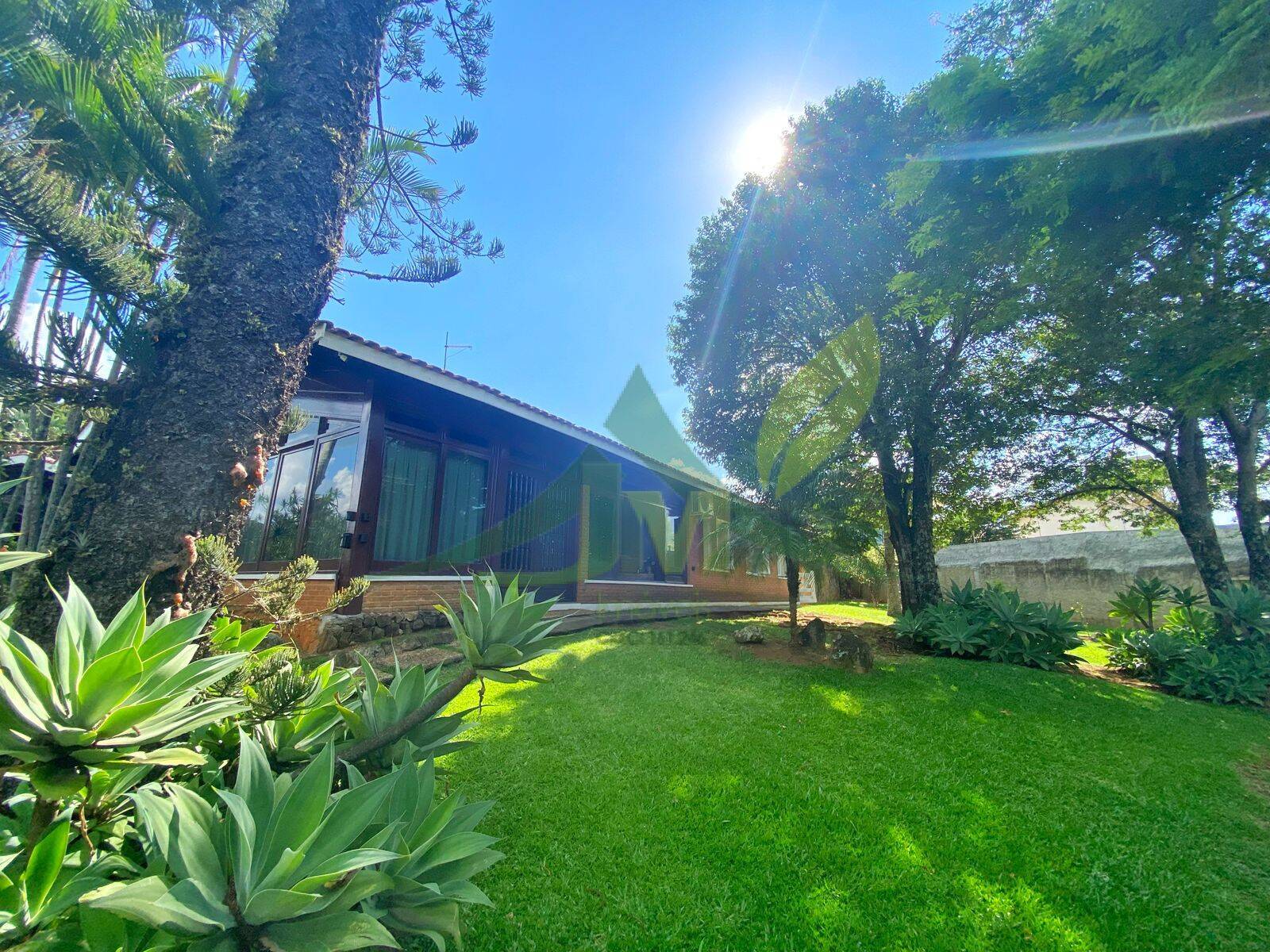 Casa, 5 quartos, 2070 m² - Foto 1