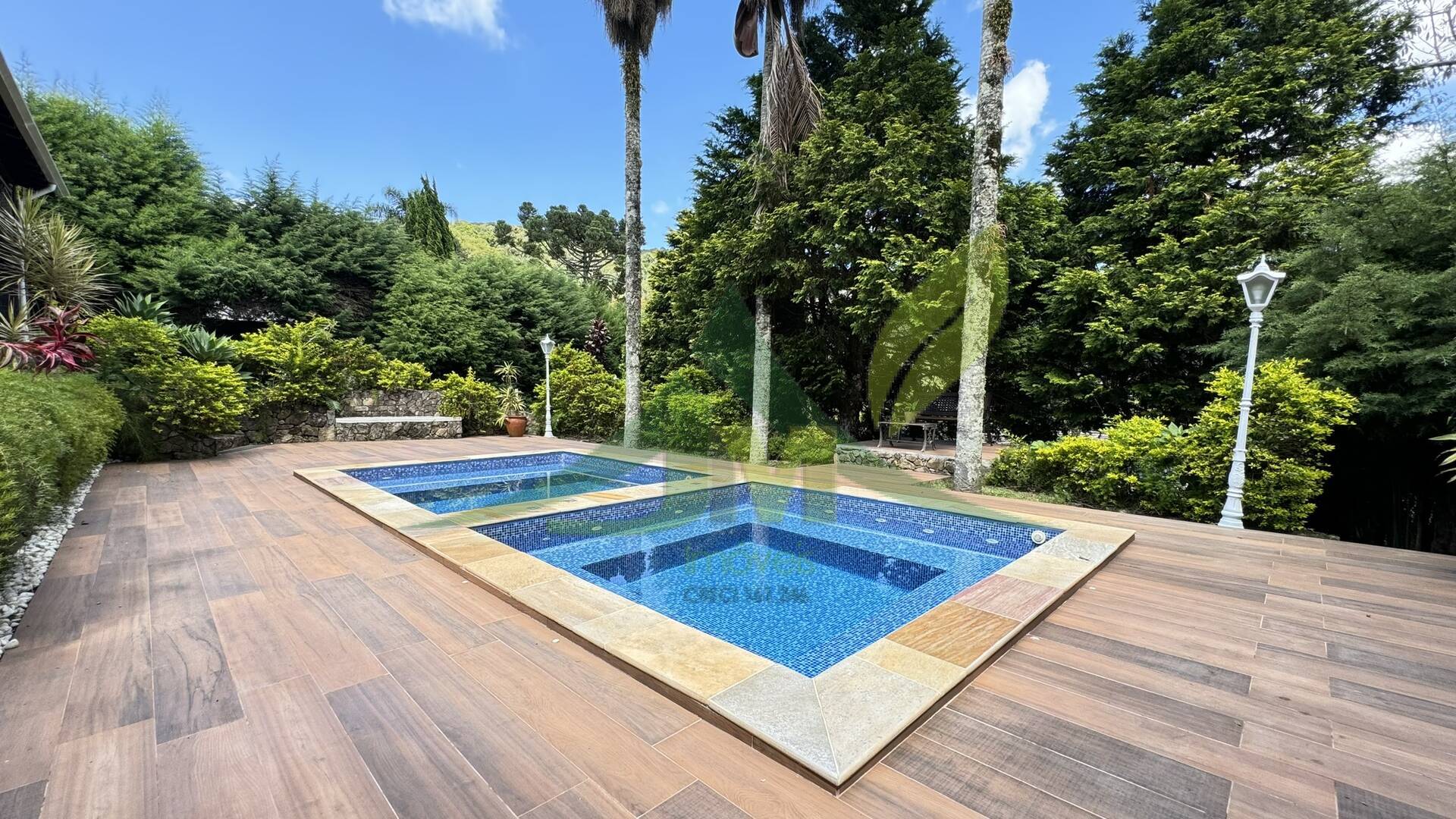 Sítio, 4 quartos, 1550 m² - Foto 1