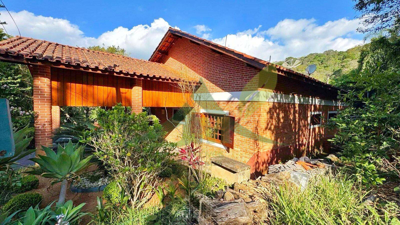 Sítio, 5 quartos, 1600 m² - Foto 4